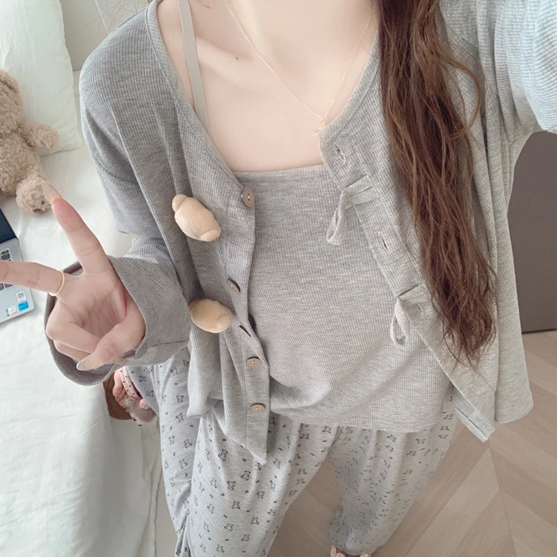 【带胸垫一体】长袖睡衣女款春秋季雪花彩棉小熊吊带三件套装家居服