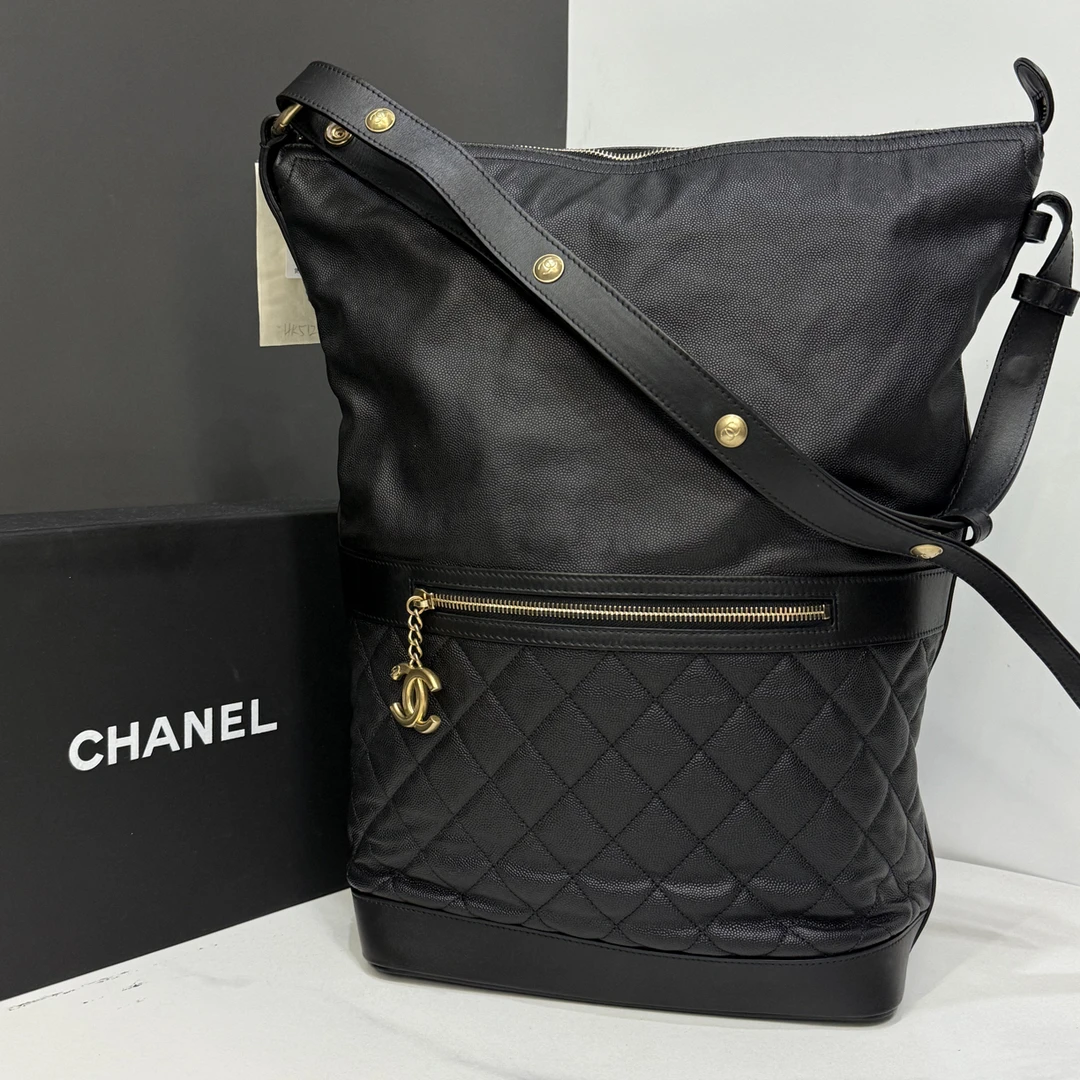 95新 Chanel/香奈儿 黑金嬉皮Hobo包26开26cm/HK51280917