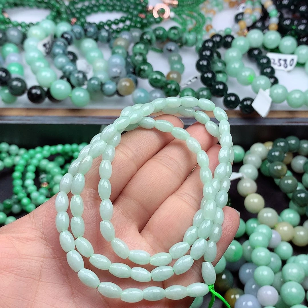 翡翠颈饰未镶嵌项链