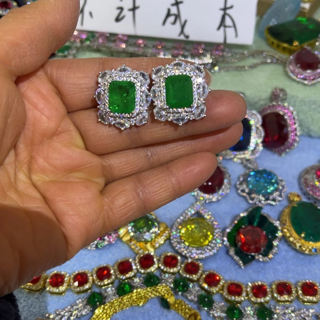 花岗石钨金璀璨夺目