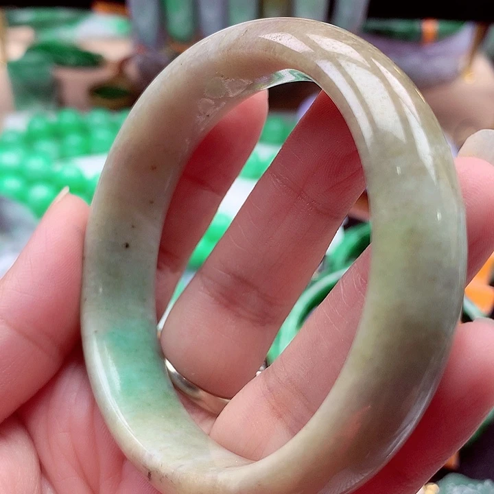 翡翠未镶嵌手镯翡翠