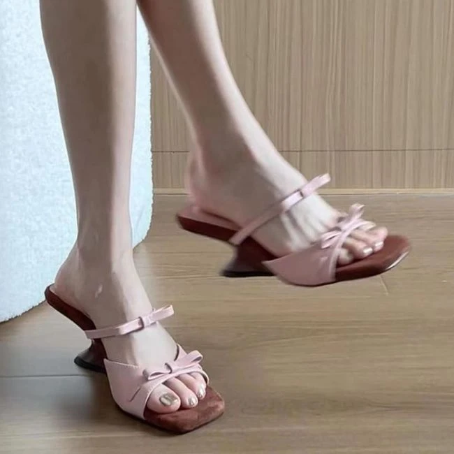 一字带坡跟凉鞋女5公分新款夏季法式复古蝴蝶结裙子外穿高跟网红