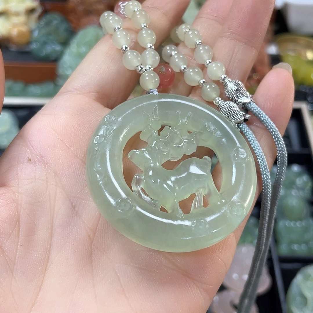 蛇纹石玉颈饰未镶嵌