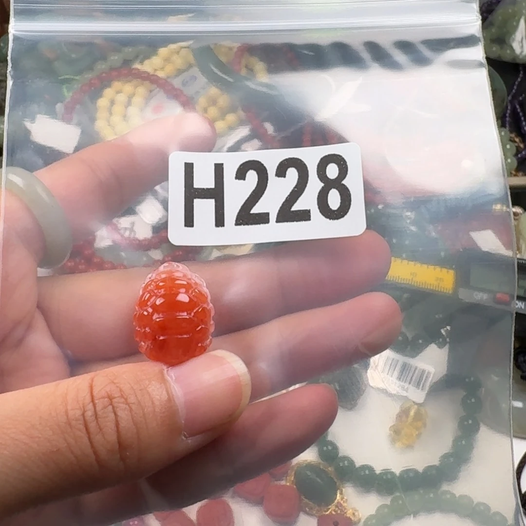 南红玛瑙未镶嵌珠宝奇石