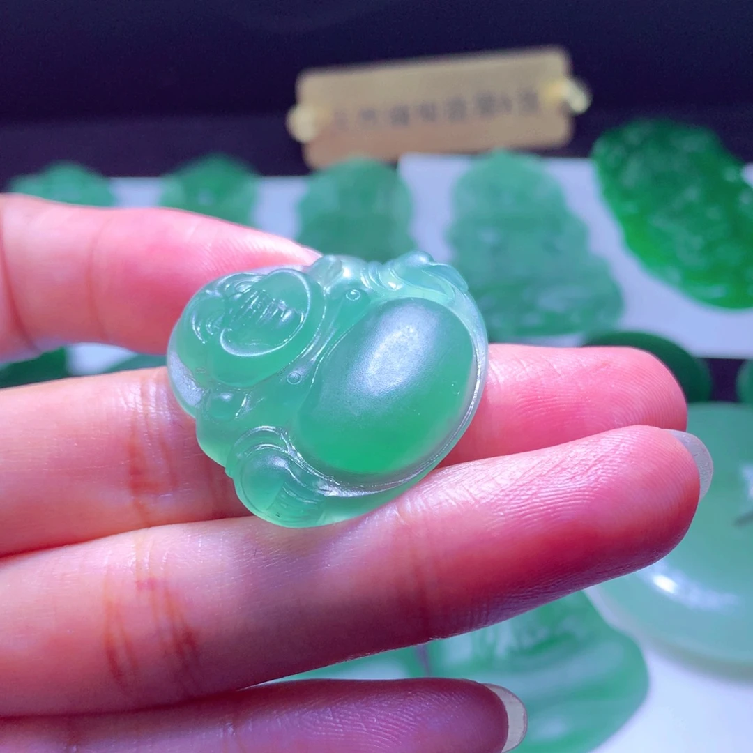 欧***特未镶嵌定制翡翠天然