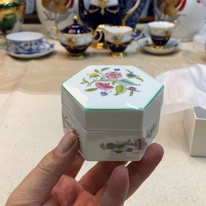紫砂金瓷阁精品瓷器店