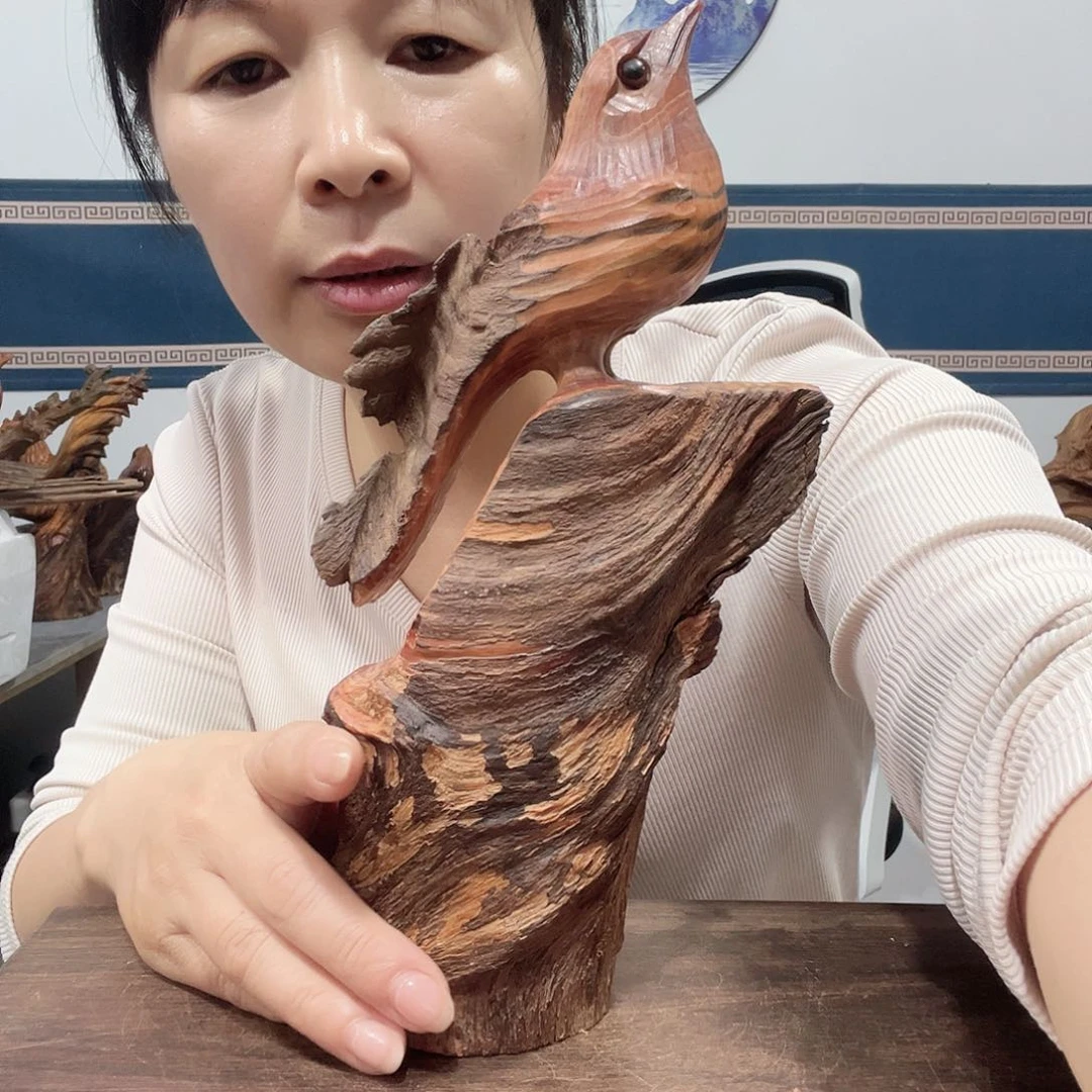 何**箫百年树的设计风格