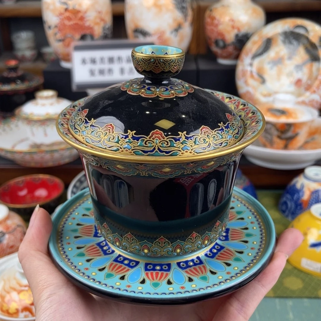 陶瓷的设计师是一个人