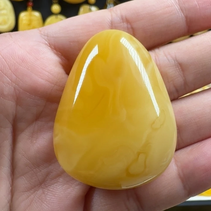 蜜蜡未镶嵌珠宝奇石
