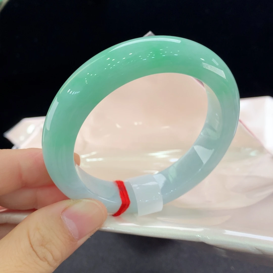 翡翠未镶嵌手镯0213
