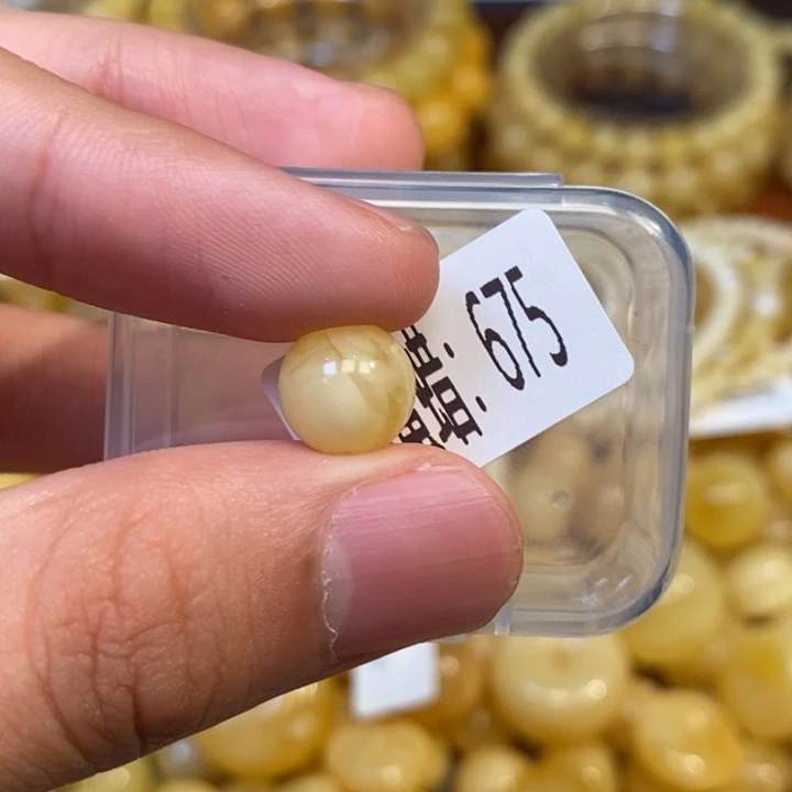 琥珀未镶嵌珠宝奇石675