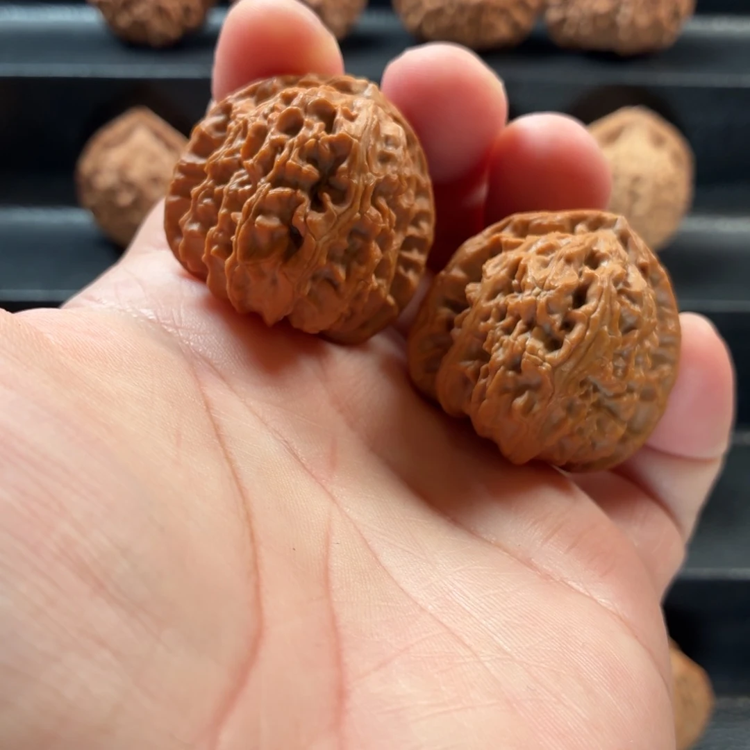 把件桃核山地无药白狮子36