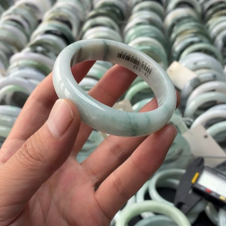 翡翠未镶嵌手镯翡翠手镯
