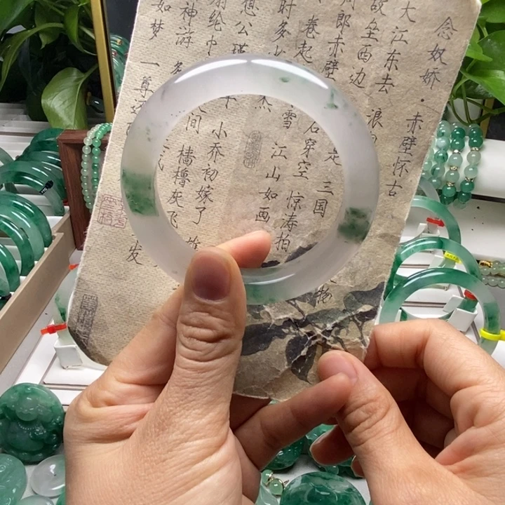 石英质玉未镶嵌手镯