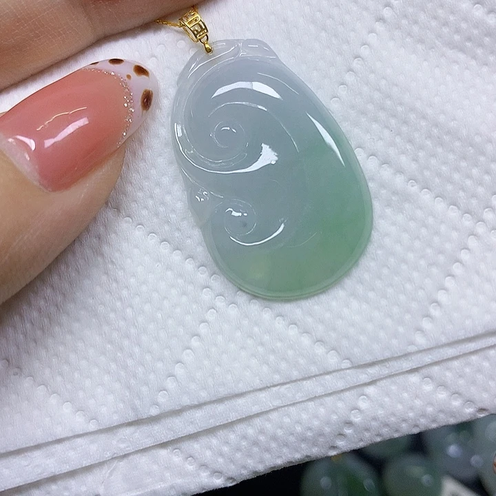 翡翠18K金镶嵌颈饰挂件