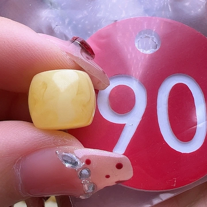 未镶嵌蜜蜡裸石伊**恩11mm直切