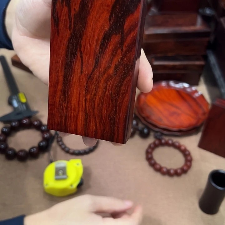 用***8贡木小叶紫檀烟盒细