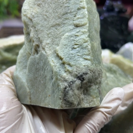 搁****和田玉（黄玉）未镶嵌颈饰