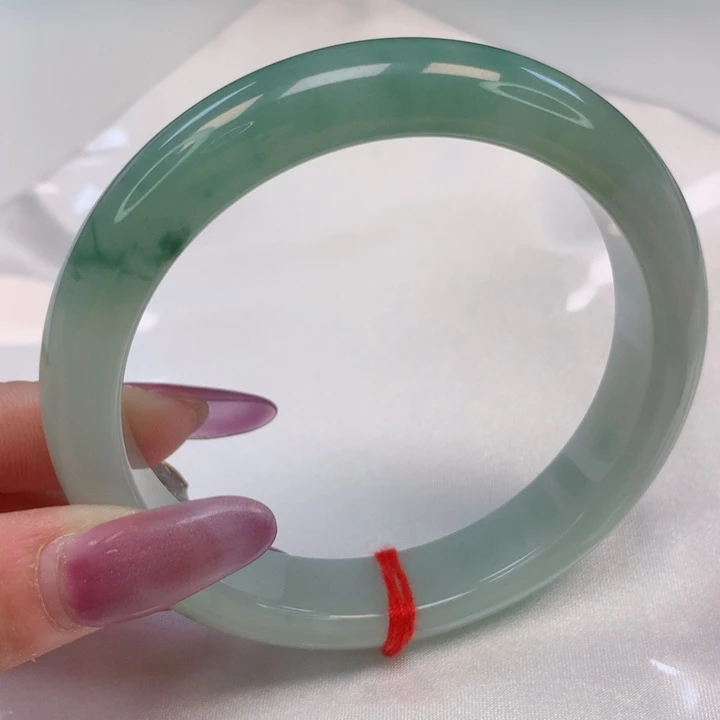 翡翠手镯未镶嵌61圈