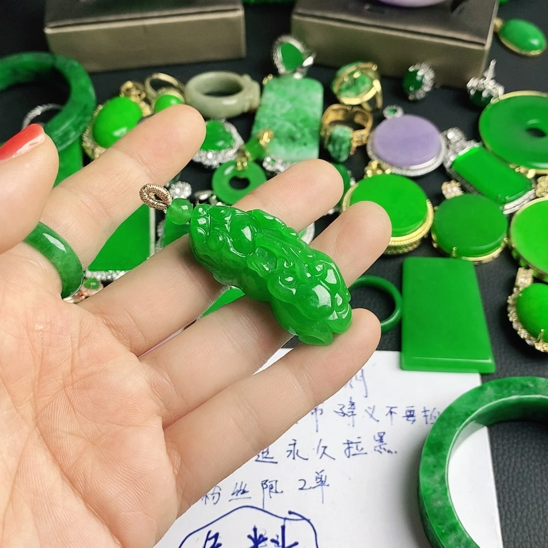 翡翠未镶嵌耳饰刘****❤吊坠