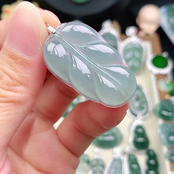 颈饰未镶嵌翡翠吊坠