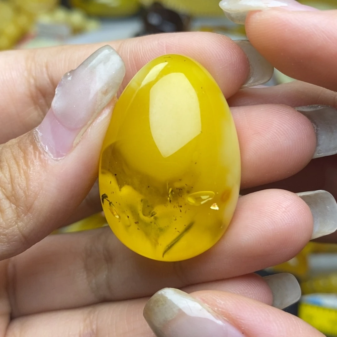 未镶嵌琥珀珠宝奇石