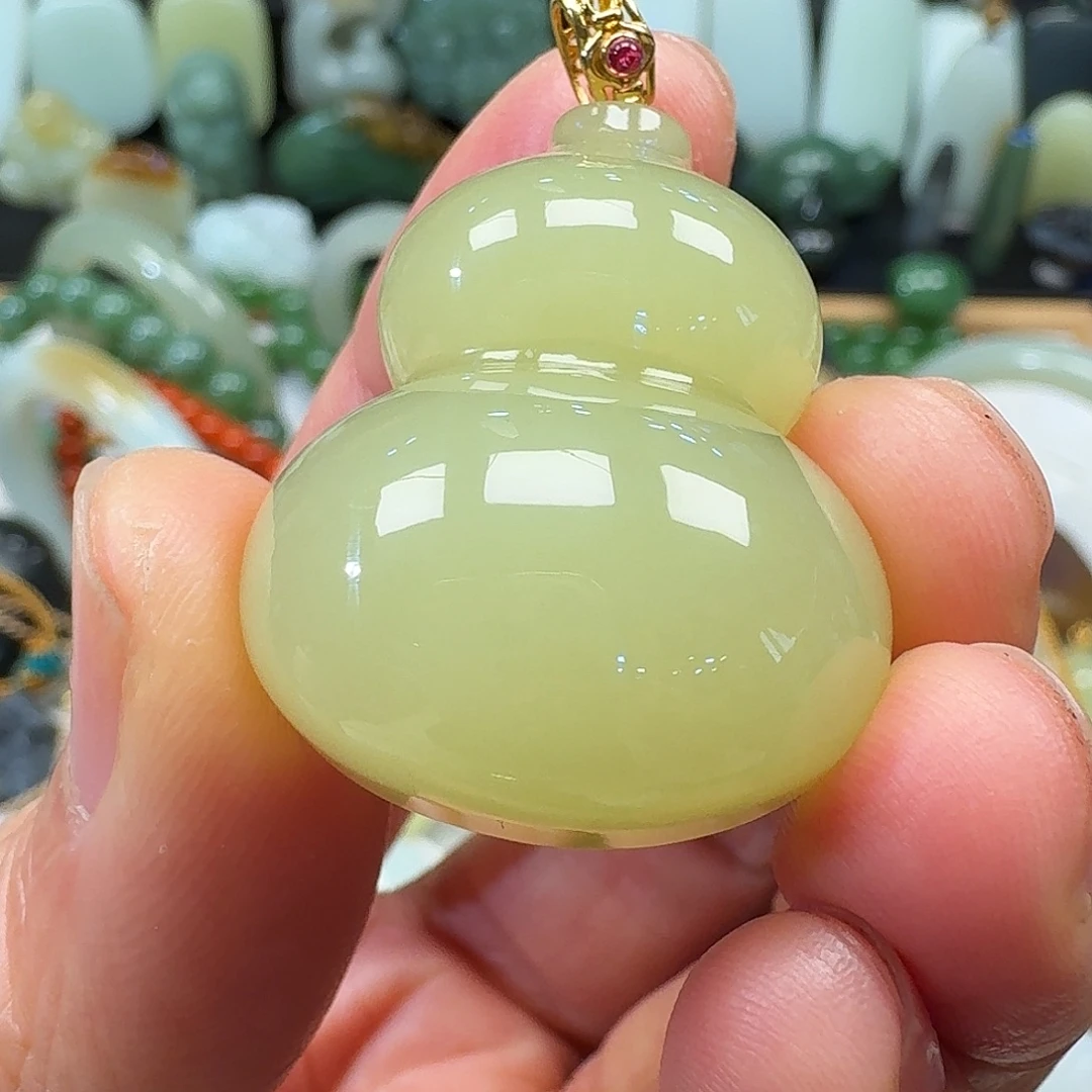 和田玉18K金镶嵌颈饰