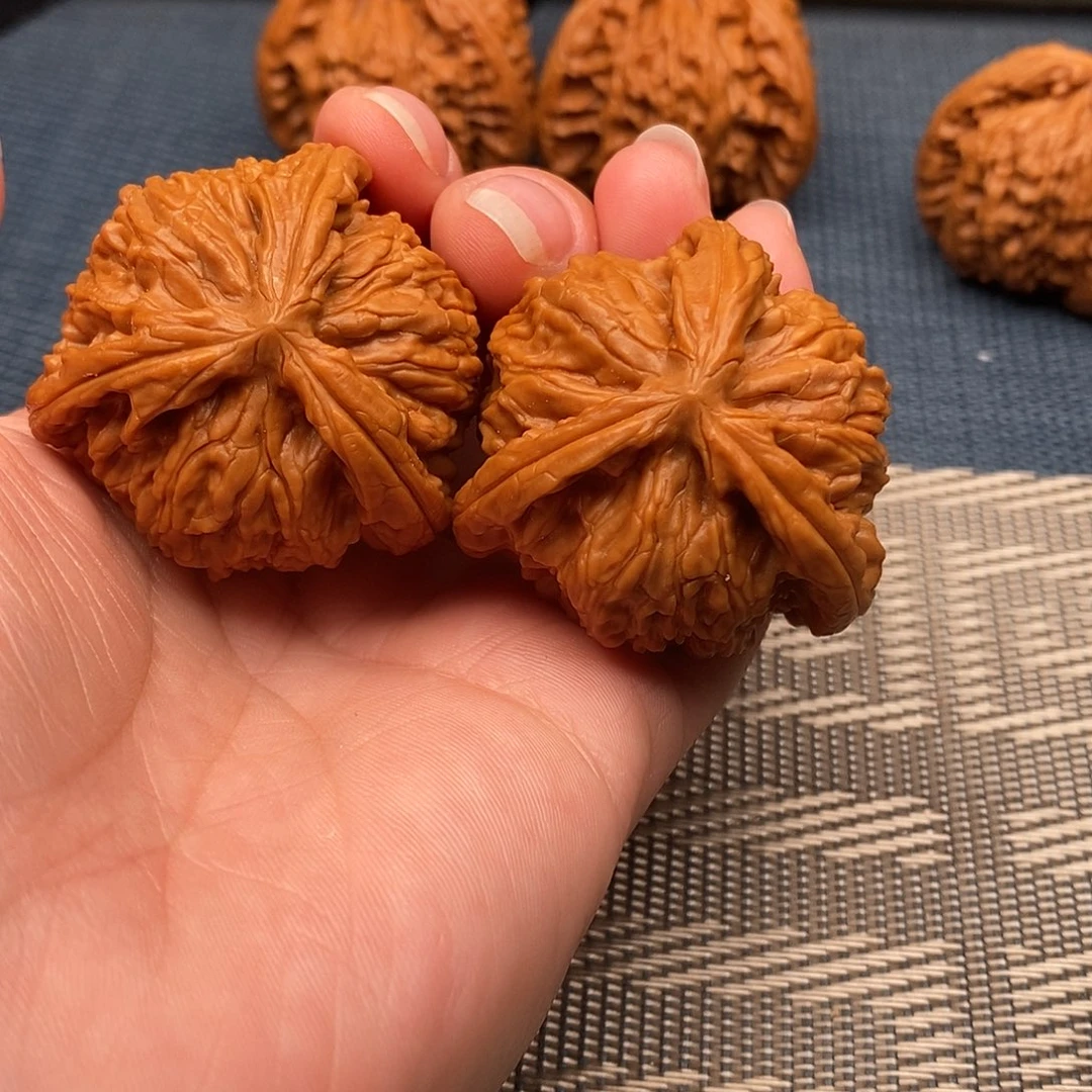 喜***天文玩核桃吊坠三棱