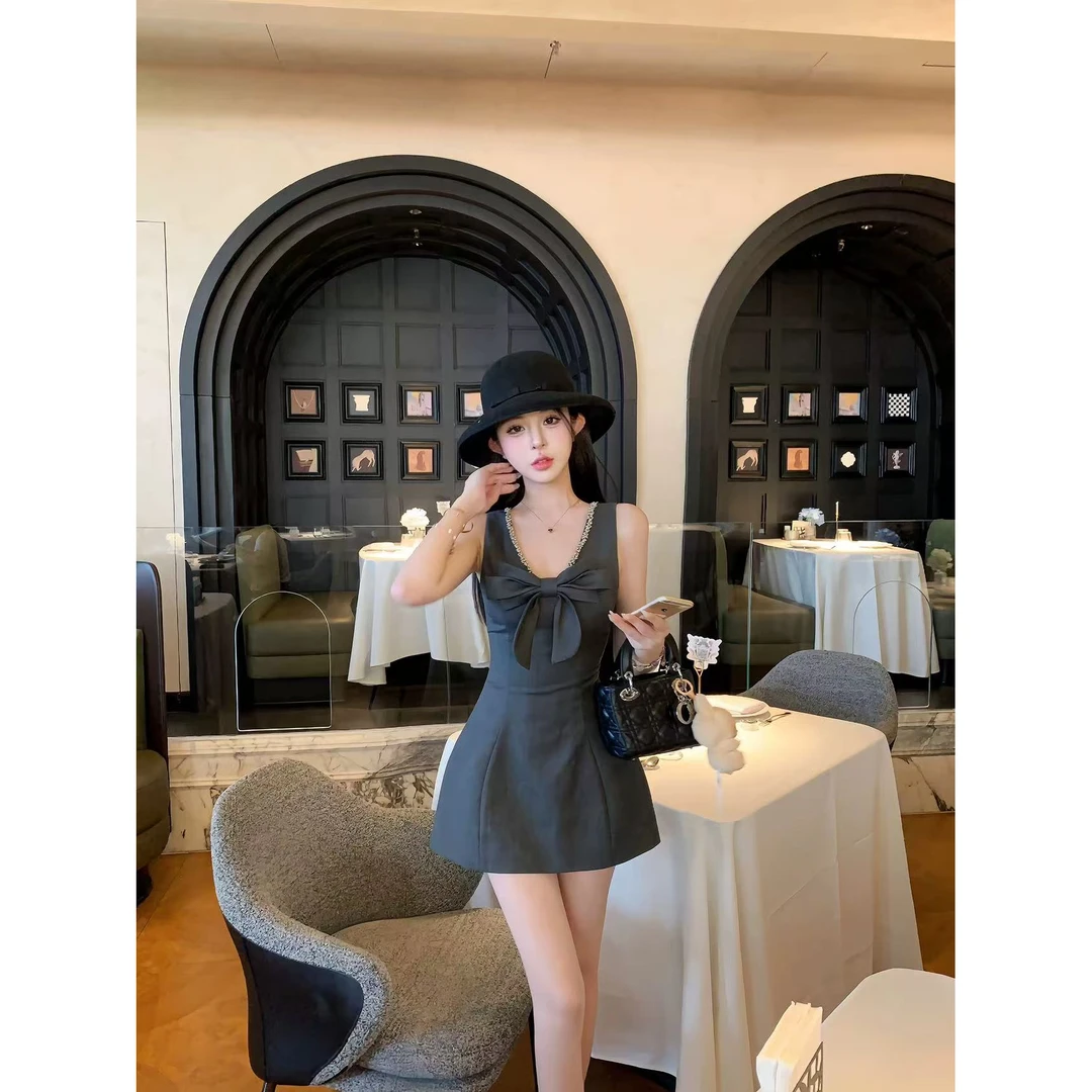 千金感气质蝴蝶结V领无袖连衣裙女装2025夏季新款高级礼服a字短裙