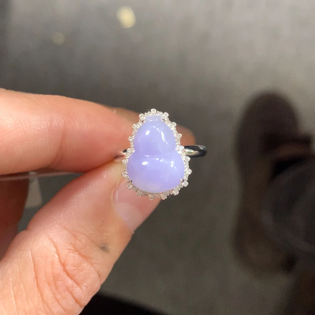 翡翠戒指18K金镶嵌翡翠