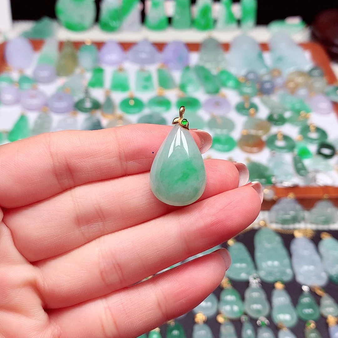 翡翠颈饰18K金镶嵌天然翡翠A货