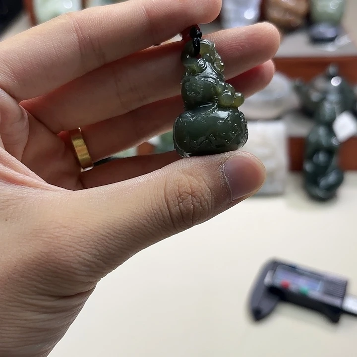 和田玉未镶嵌吊坠(不含链)