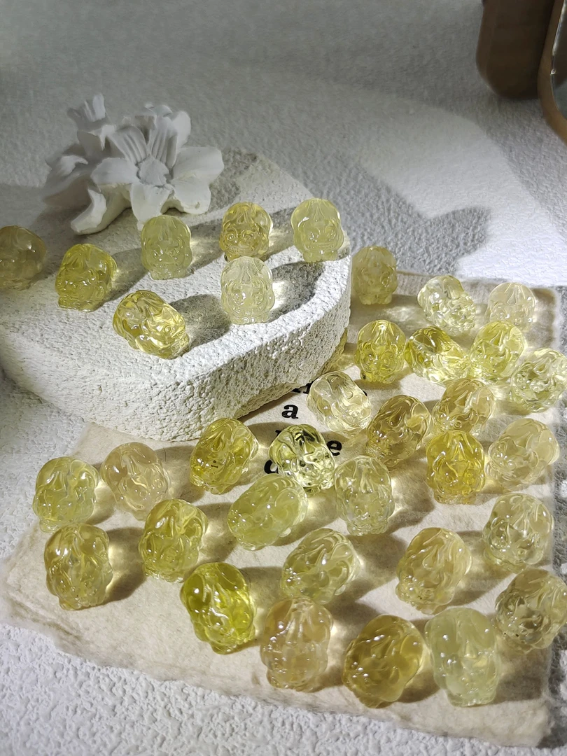 黄水帝王貔貅带牙15*9*11mm多样性随机发一颗HS460