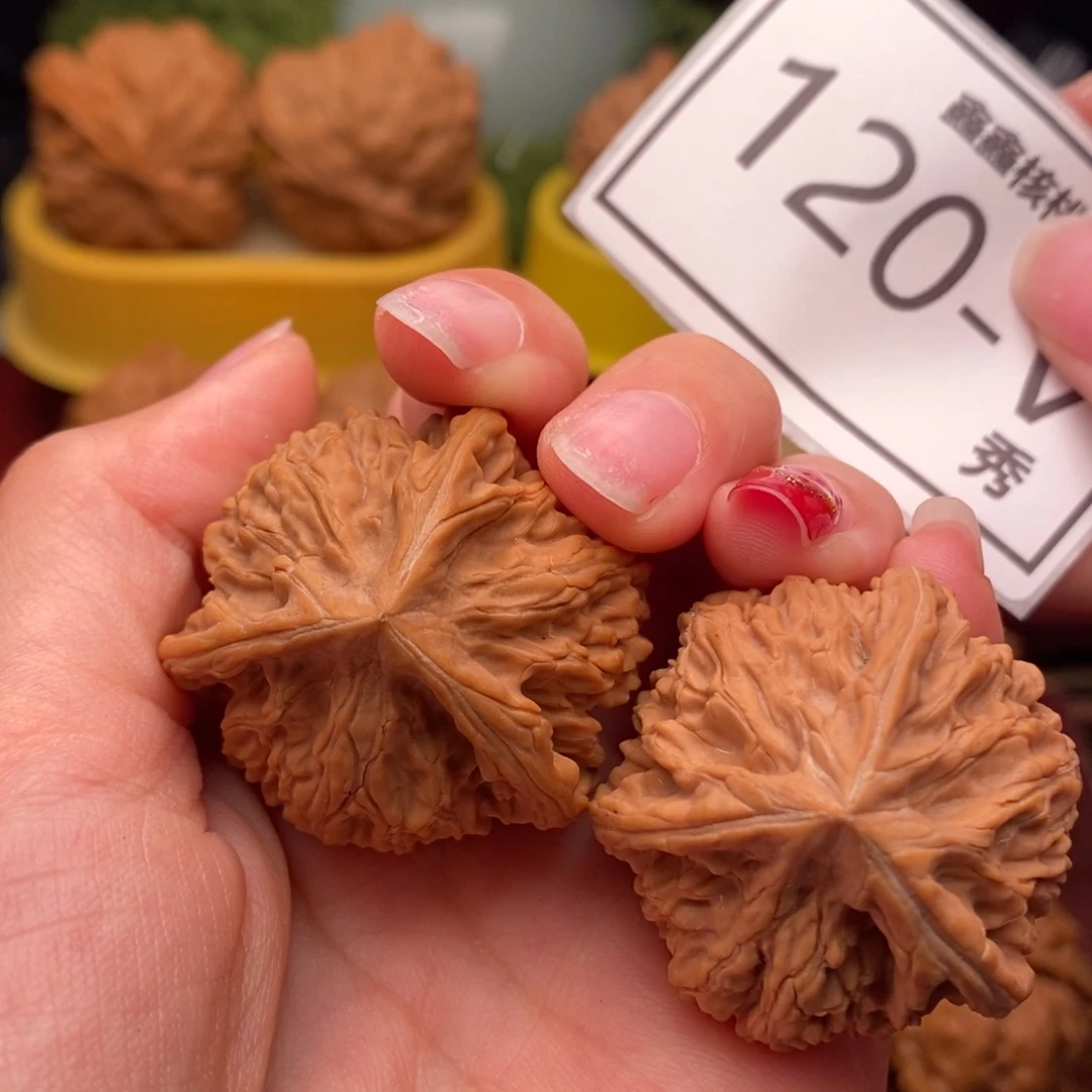 桃核把件玉龙奔38……