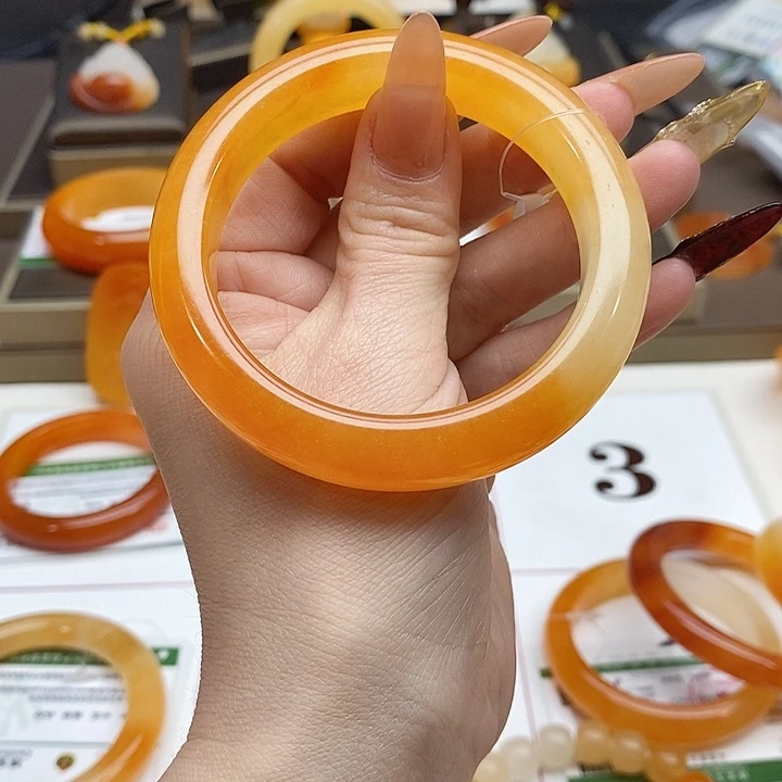 晚***~石英质玉（黄龙玉）未镶嵌手镯