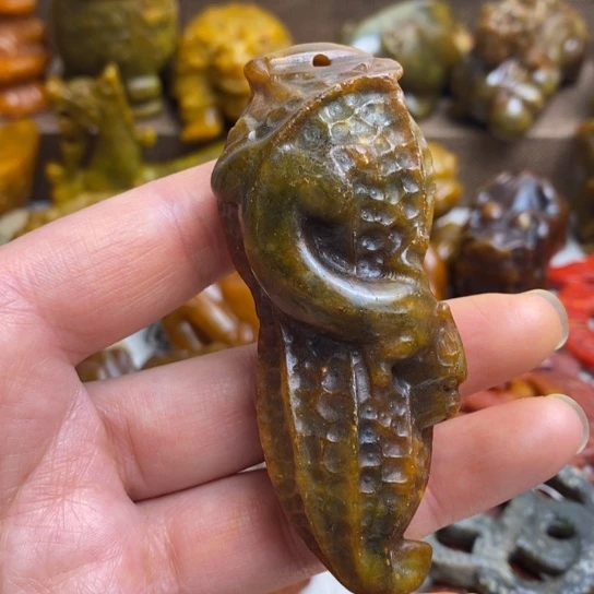 蛇纹石玉未镶嵌颈饰78