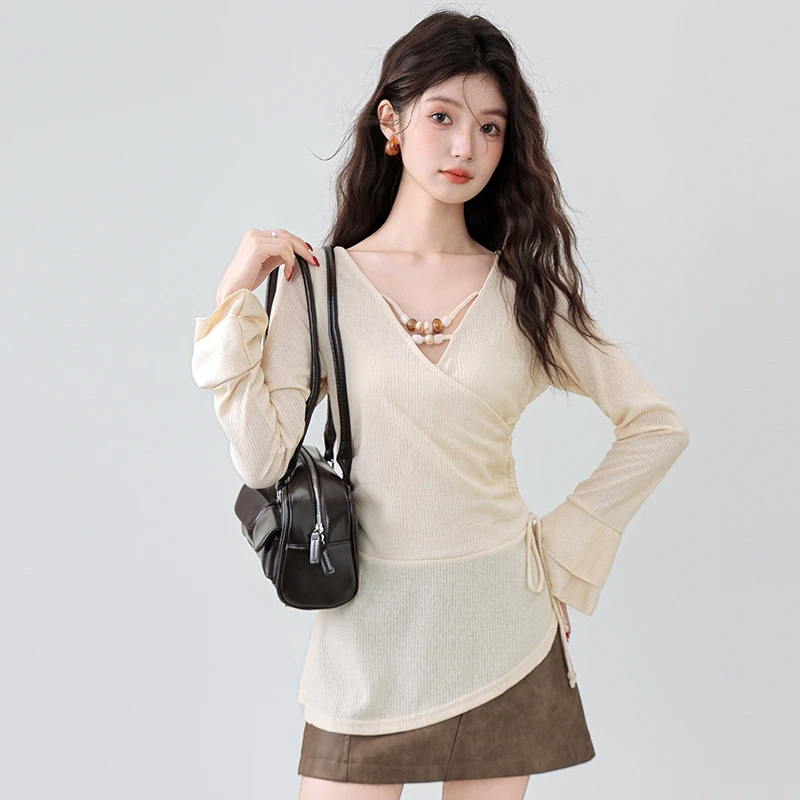 2025春秋新款V领设计感小众长袖T恤女杏色不规则抽绳绑带打底上衣