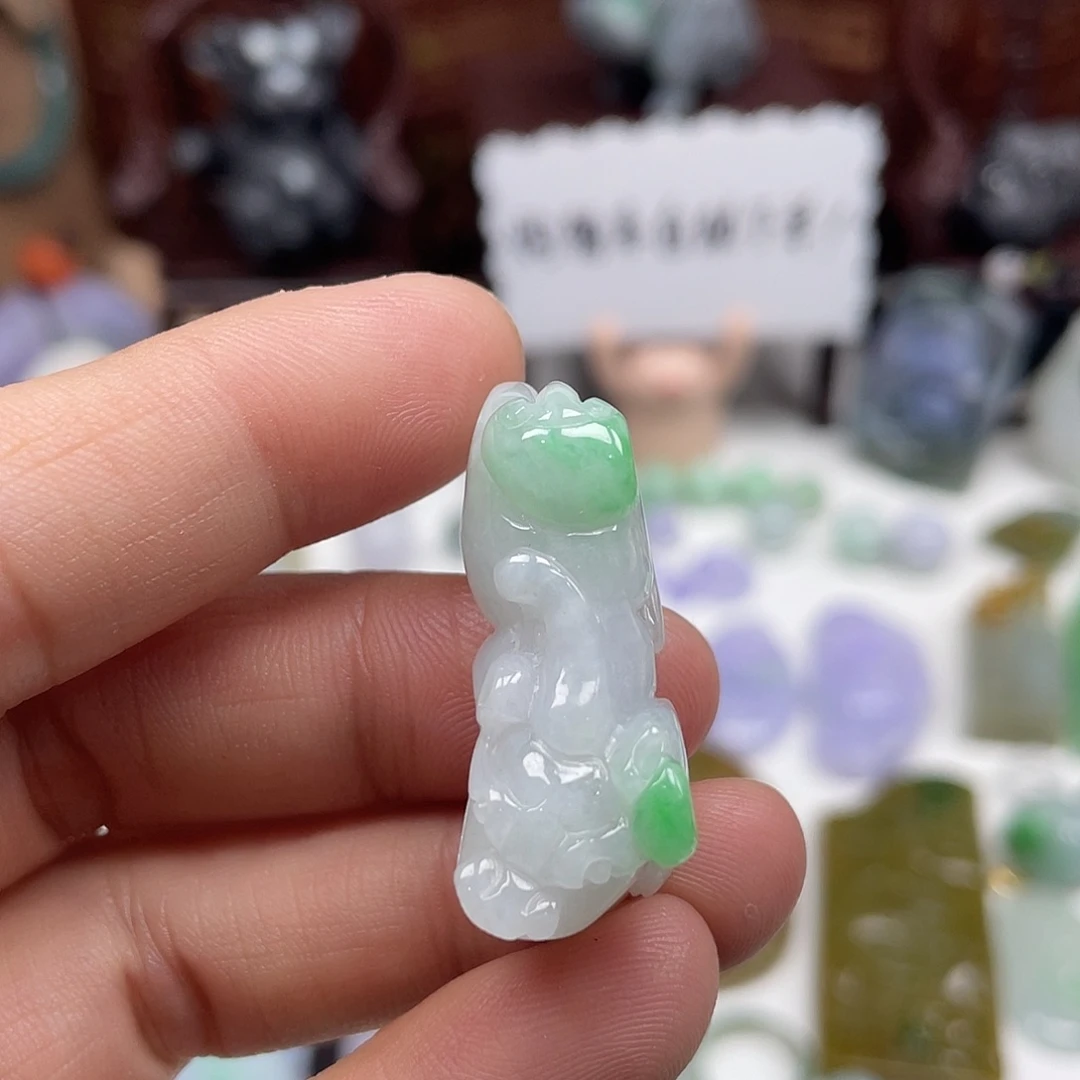 颈饰未镶嵌翡翠貔貅