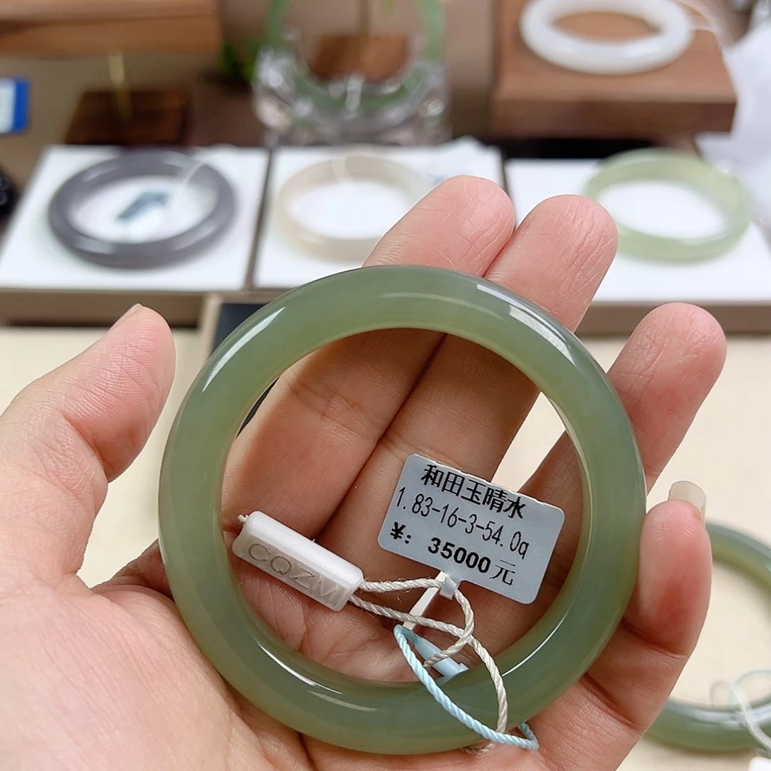 和田玉手镯未镶嵌