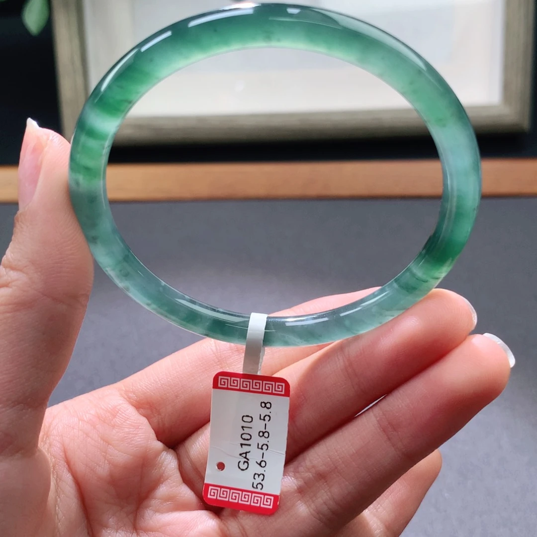 翡翠手镯未镶嵌翡翠手镯叮当镯