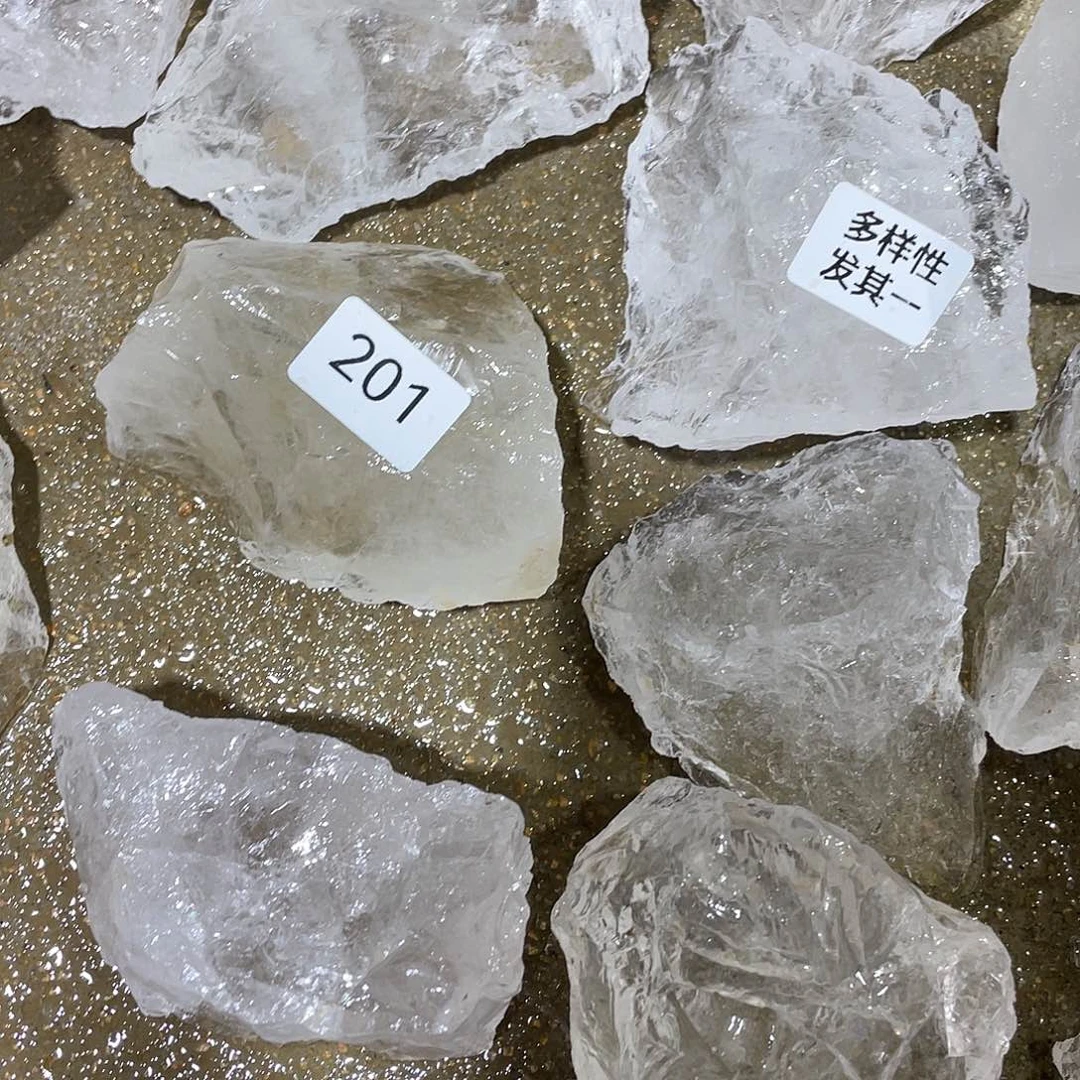 水晶摆件……未镶嵌一个