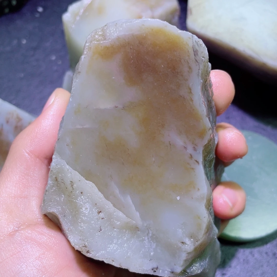 和田玉未镶嵌珠宝半成品