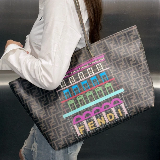 95新 FENDI/芬迪 涂鸦托特