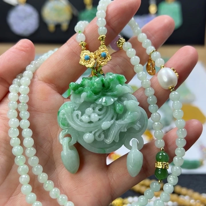 颈饰未镶嵌翡翠吊坠