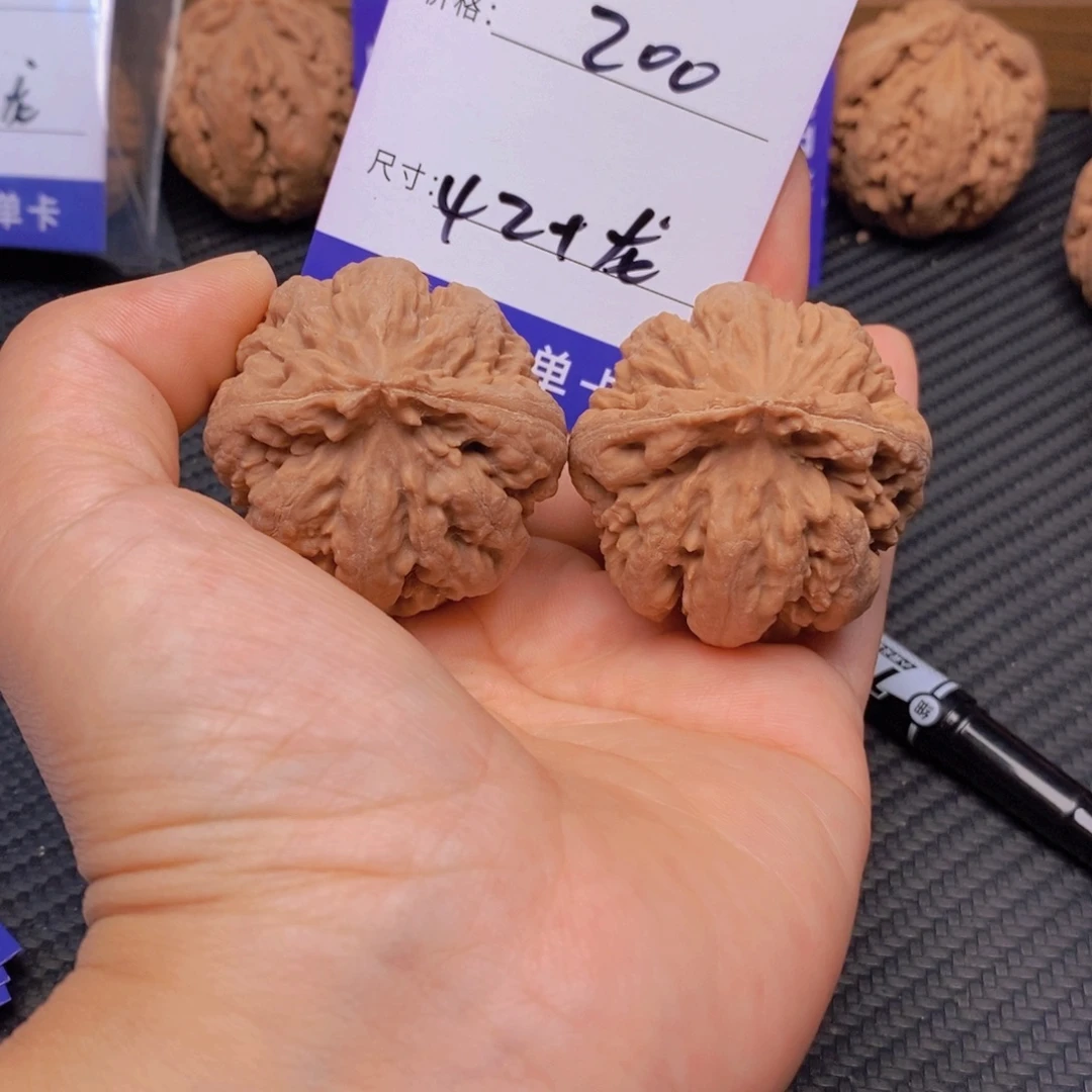 甜***药文玩核桃霸王龙核桃