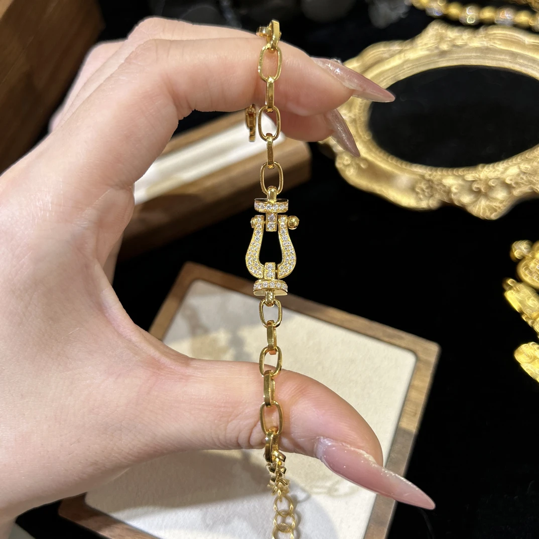 足金999 黄金5G工艺 经典马蹄莫桑手链