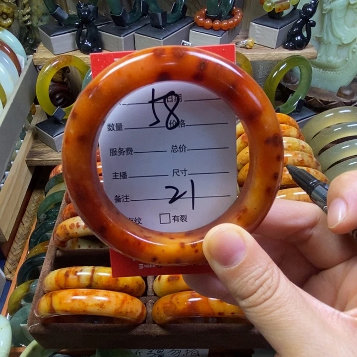 梦***~蛇纹石玉未镶嵌手镯