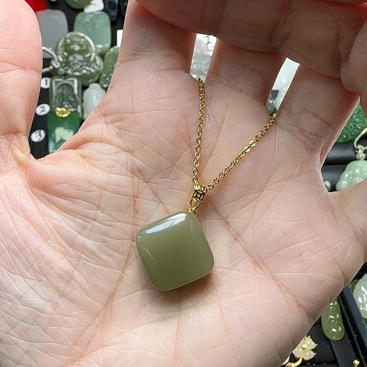 和田玉银S925镶嵌吊坠(赠链)