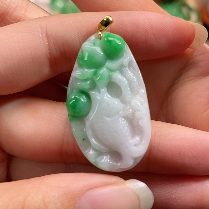 颈饰未镶嵌翡翠吊坠