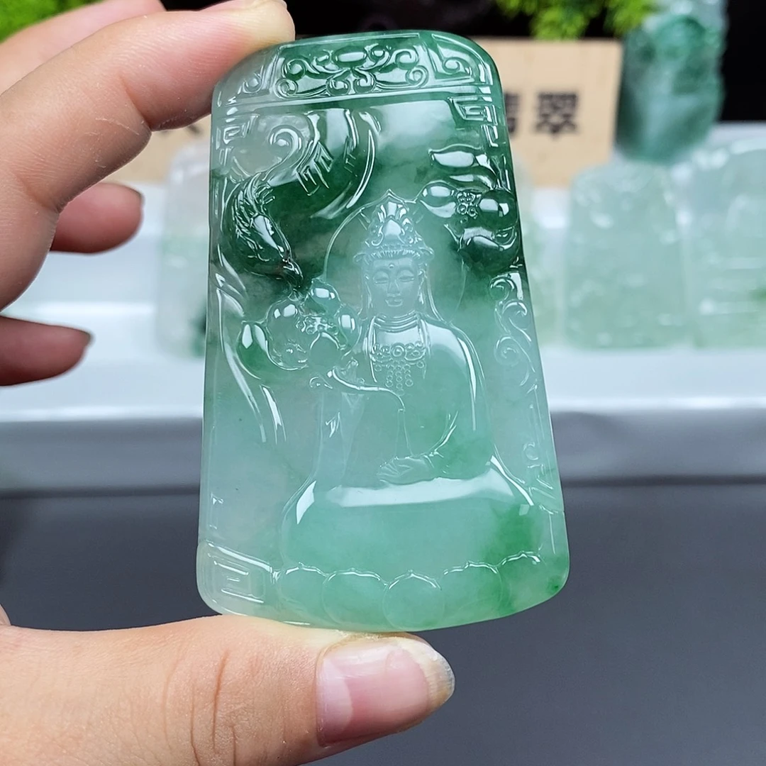 翡翠未镶嵌颈饰翡翠